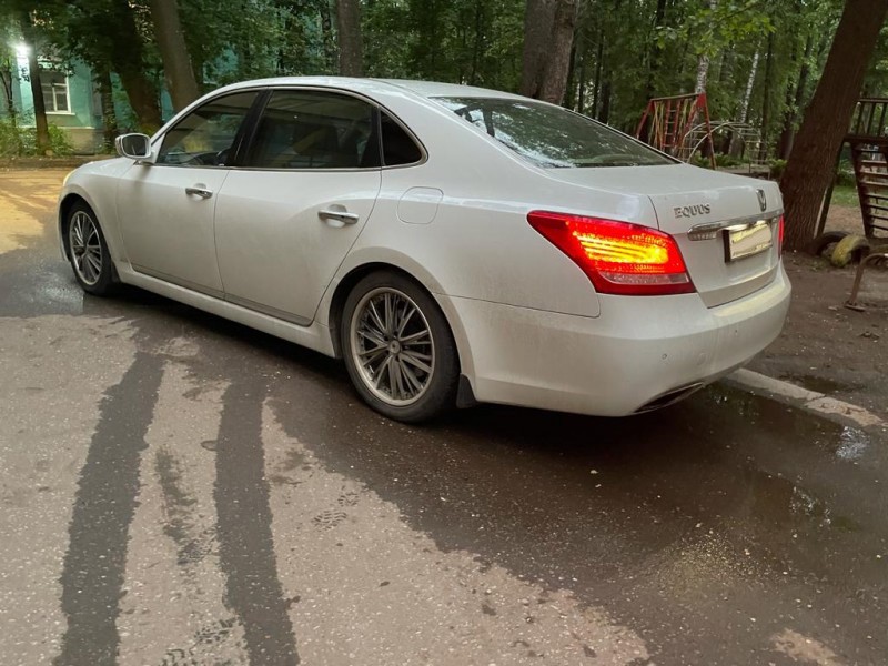 Hyundai Equus
